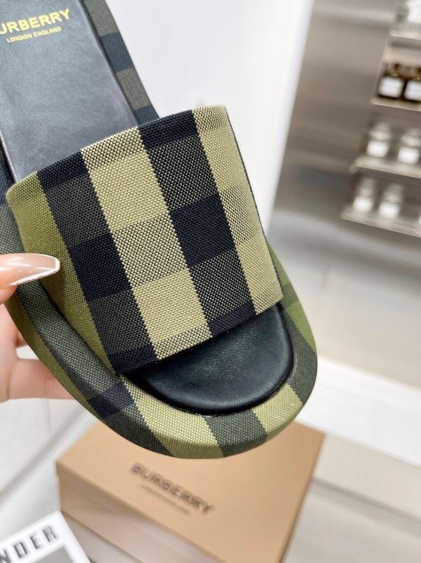 Burberry Slippers